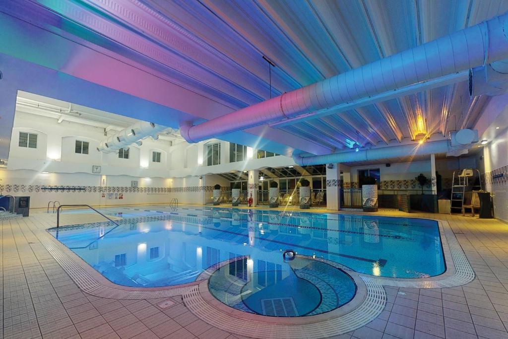 Hotels in Birmingham With Swimming Pool